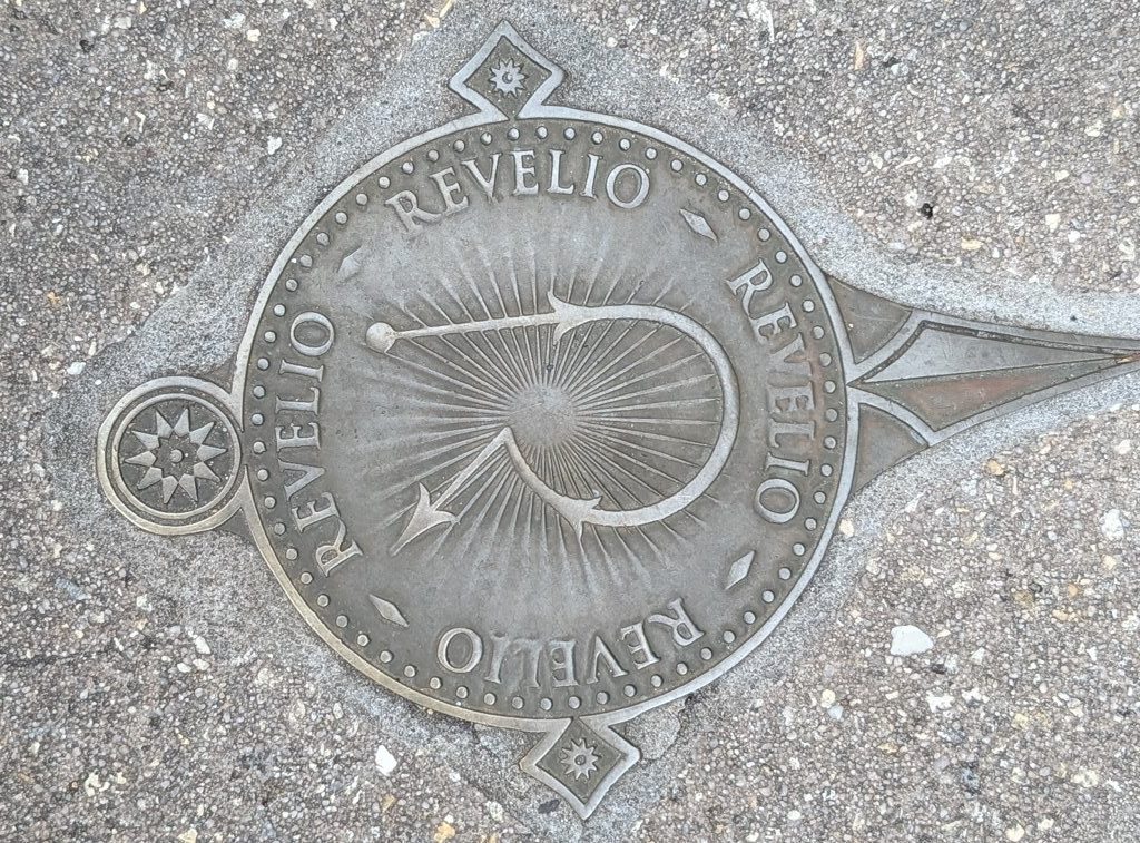 The Revelio medallion outside Honeydukes.